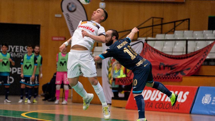 Ximbinha controla el balón ante Ricardinho, en un partido de la pasada temporada.