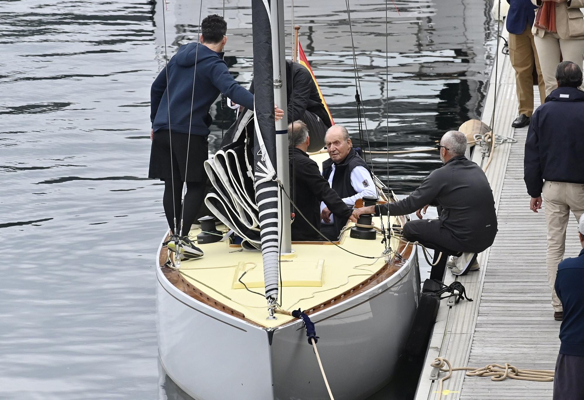 El rey emérito, Juan Carlos I, ya navega por aguas de Sanxenxo