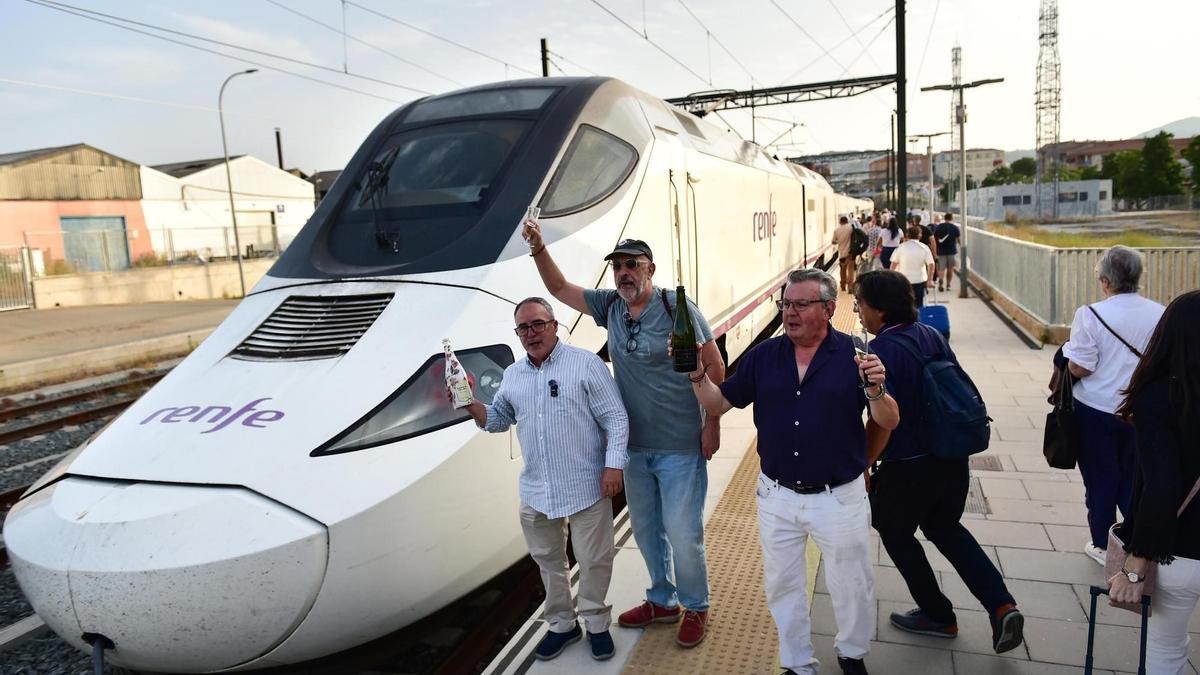 Celebración, este verano, de la llegada del tercer Alvia a Plasencia.