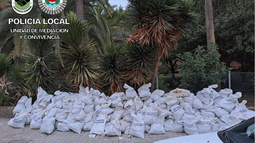 La Policía Local identifica a los autores de un vertido de seis toneladas de escombros en la Vega de San José