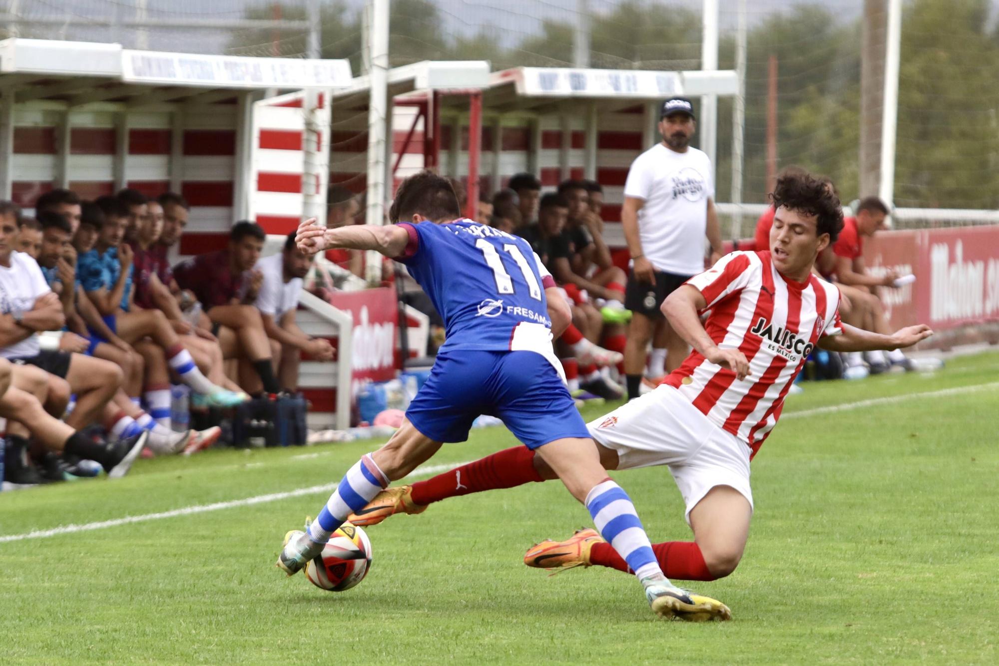 El partido en mareo entre el Sporting Atlético y el Real Avilés, en imágenes