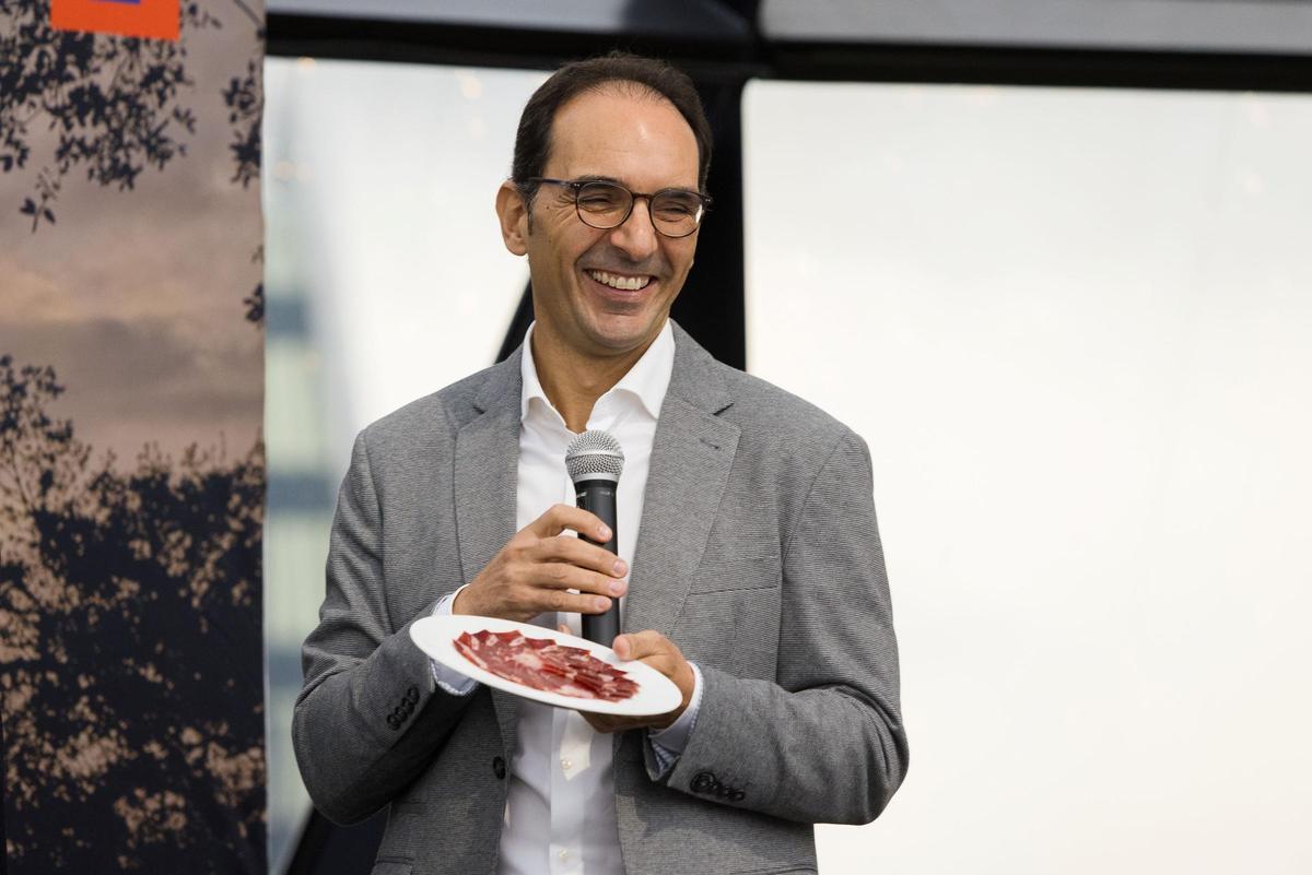 Jesús Pérez, director adjunto de ASICI,  durante el lanzamiento de Campaña “Awaken Your Ibérico Sense” en Londres.