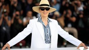 Meryl Streep, quien recibirá una Palma de Oro honorífica, posa durante una sesión fotográfica antes de la ceremonia de apertura del 77º Festival de Cine de Cannes en Cannes, Francia, el 14 de mayo de 2024.