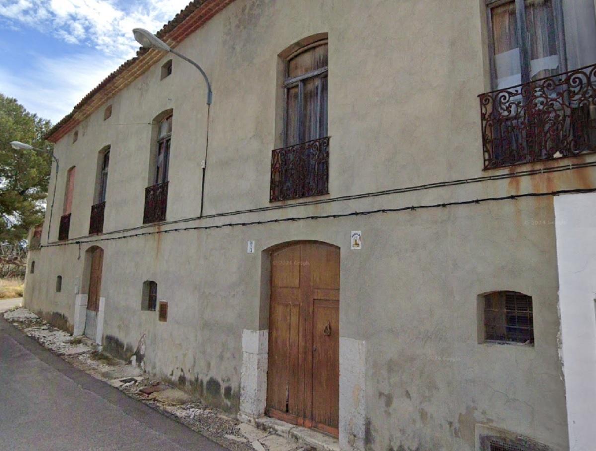 Una alquiería rural subastada en Ontinyent, en una imagen reciente.