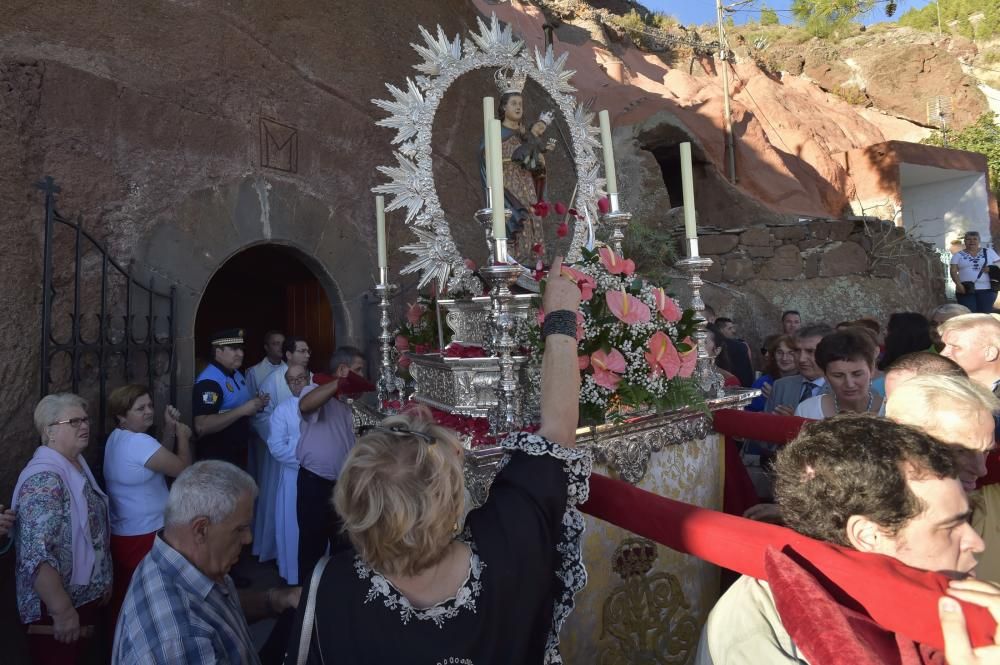 Bajada de la Virgen de la Cuevita desde la ...