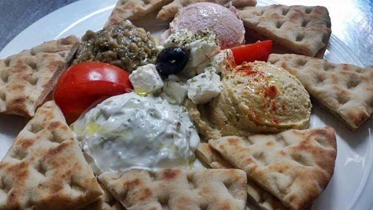 Restaurante Kalamitsi, transpórtate a las Islas Griegas con cada plato