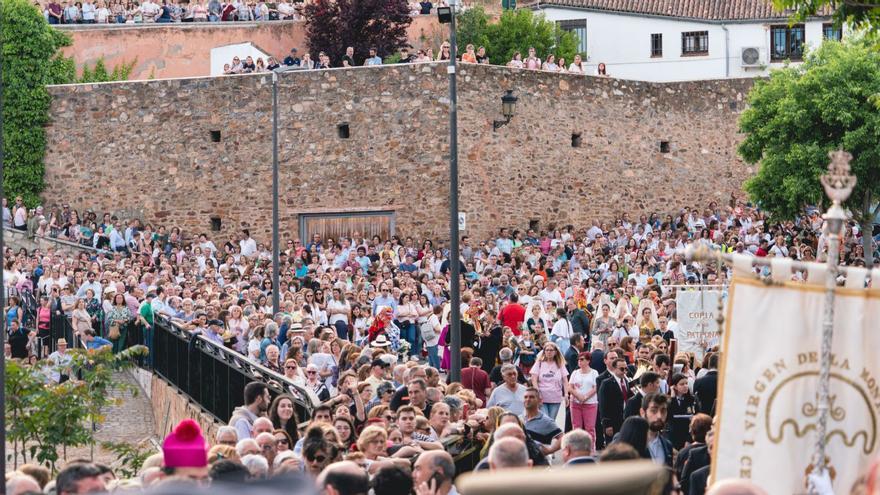 La corona forjada con el espíritu cacereño