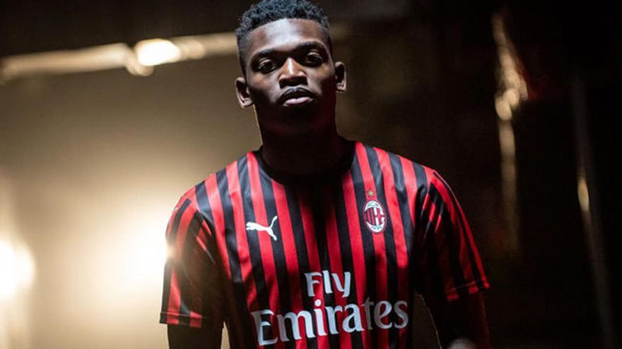 Rafael Leao ya es oficialmente jugador del Milan