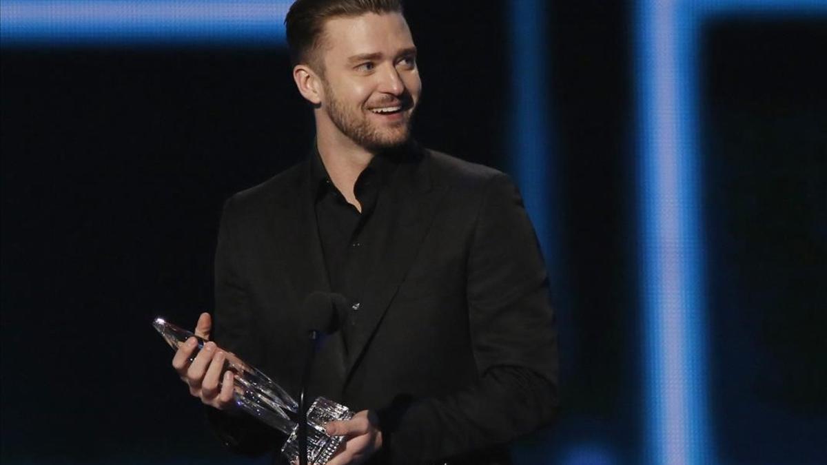 fimedio33371160 justin timberlake accepts the award for favorite a160401205744