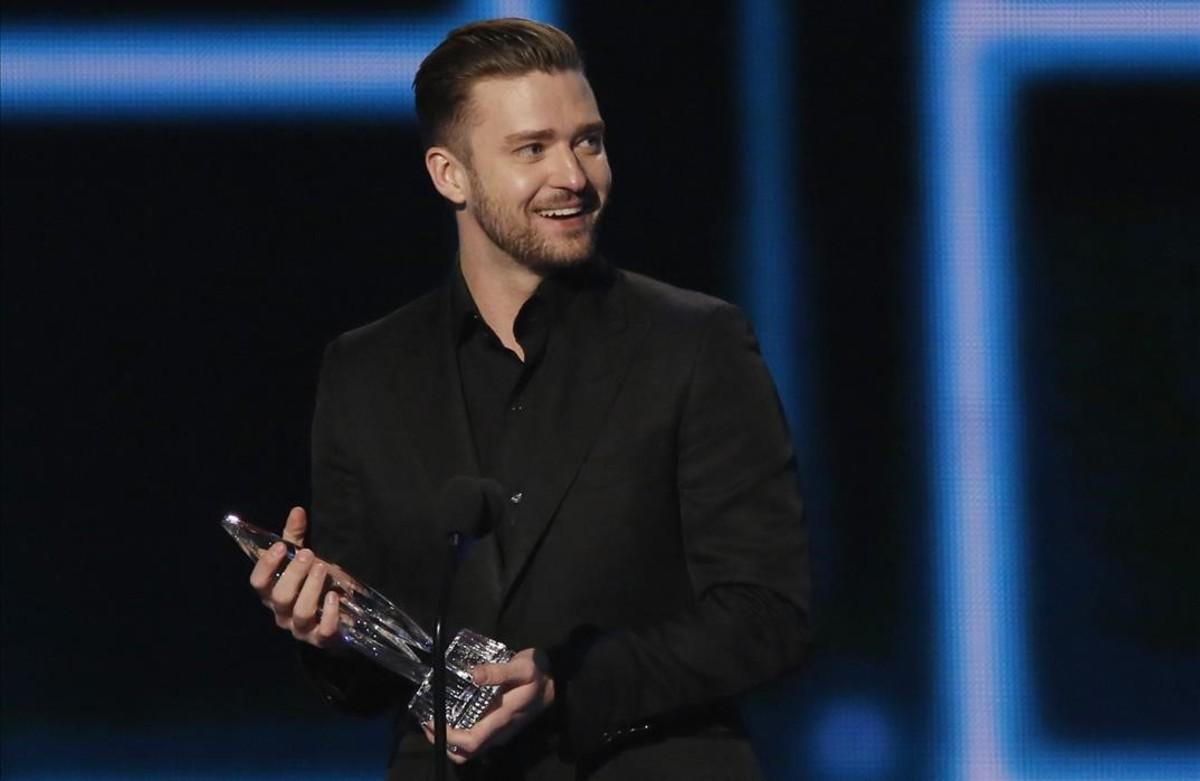 fimedio33371160 justin timberlake accepts the award for favorite a160401205744