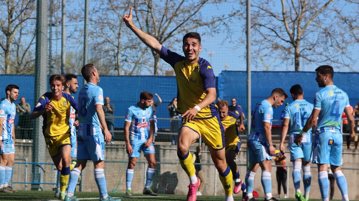 Celebración del primer gol del Alcorcón.