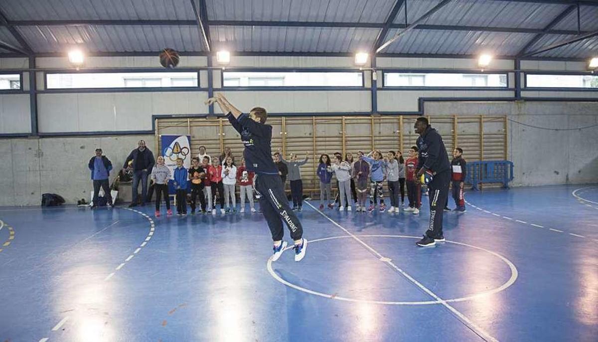 Cárdenas y Belemene animan a los escolares a reducir riesgos