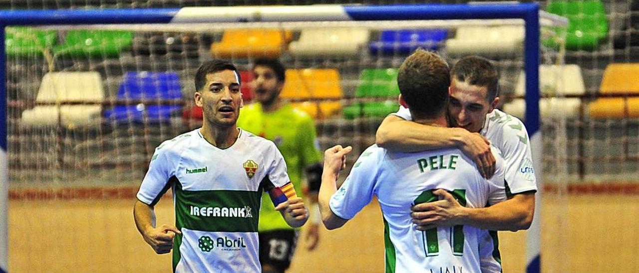 Los jugadores del Irefrank Elche celebran un gol esta temporada.