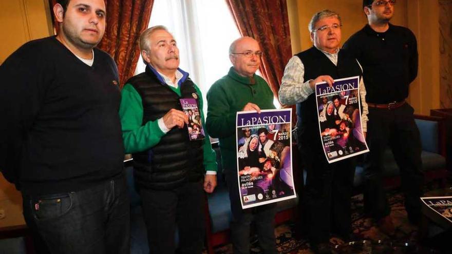 Rubén Tárraga, David Muñiz, Rufino Arrojo, Román Antonio Álvarez y Carlos Mora, ayer, en el Palacio Valdés.