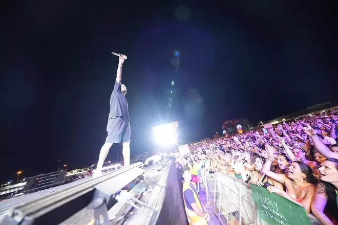Nicky Jam hace bailar a más de 60.000 "sounders"