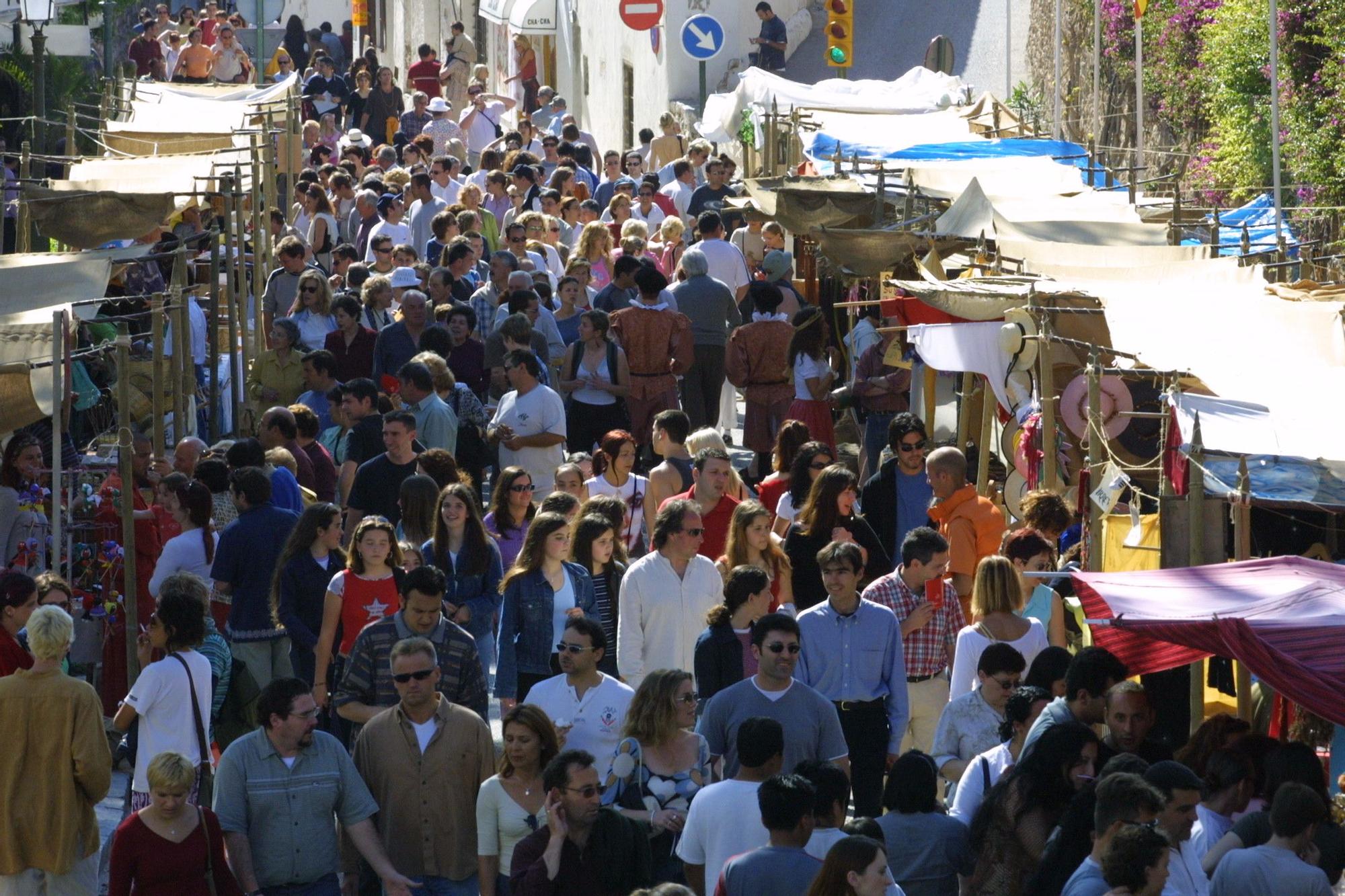 Edición de 2002 de la Feria Medieval de Ibiza.