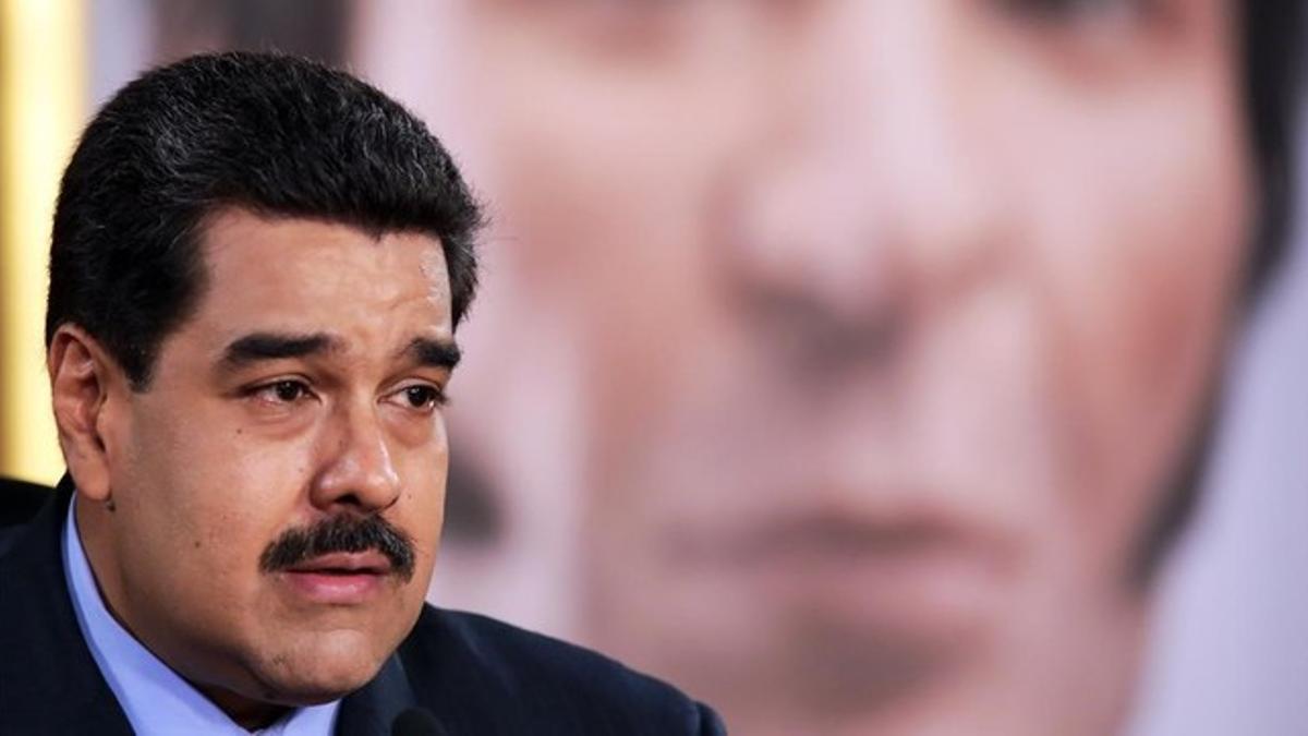 Maduro habla durante un programa de televisión, en Caracas, el 17 de febrero.