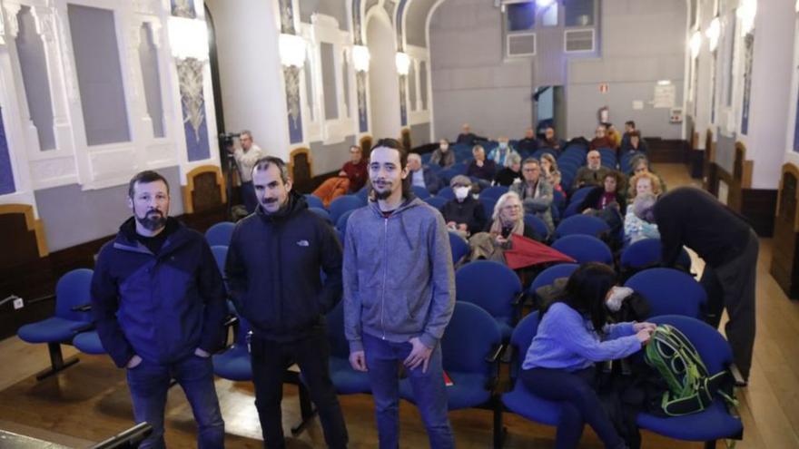 El Aula José Luis García Rúa se centra en la represión sindical | POR LA IZQUIERDA, SERGIO GÓMEZ, PELAYO GARCÍA Y JAVITXU AIRÓN. | M. LEÓN