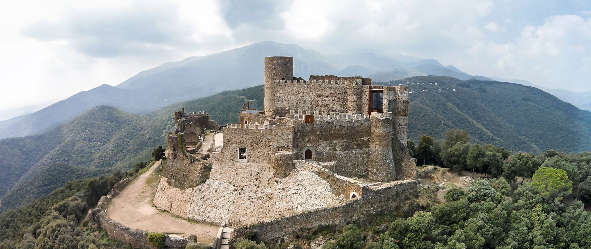 Es castillo de leyenda en Cataluña que puedes visitar