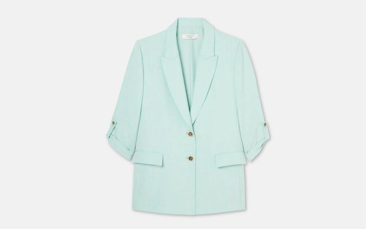 Blazer en verde mente, de Woman de El Corte Inglés, 79,99 euros.