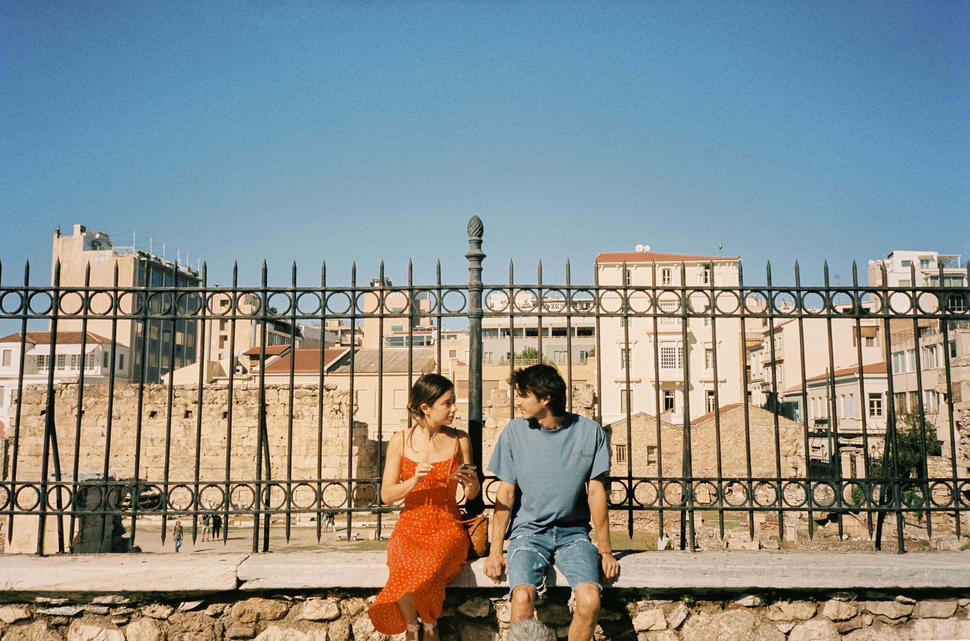 UN CUENTO PERFECTO (L to R) ANNA CASTILLO as MARGOT, ALVARO MEL as DAVID in ANALOGUE PHOTS of UN CUENTO PERFECTO. Cr. FELIPE HERNÁNDEZ/NETFLIX © 2022