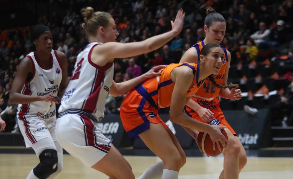 Partido entre el Valencia Basket y el Lointek Gernika