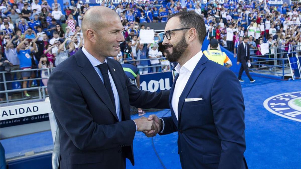 Bordalás se saluda con Zidane en el Getafe-Madrid