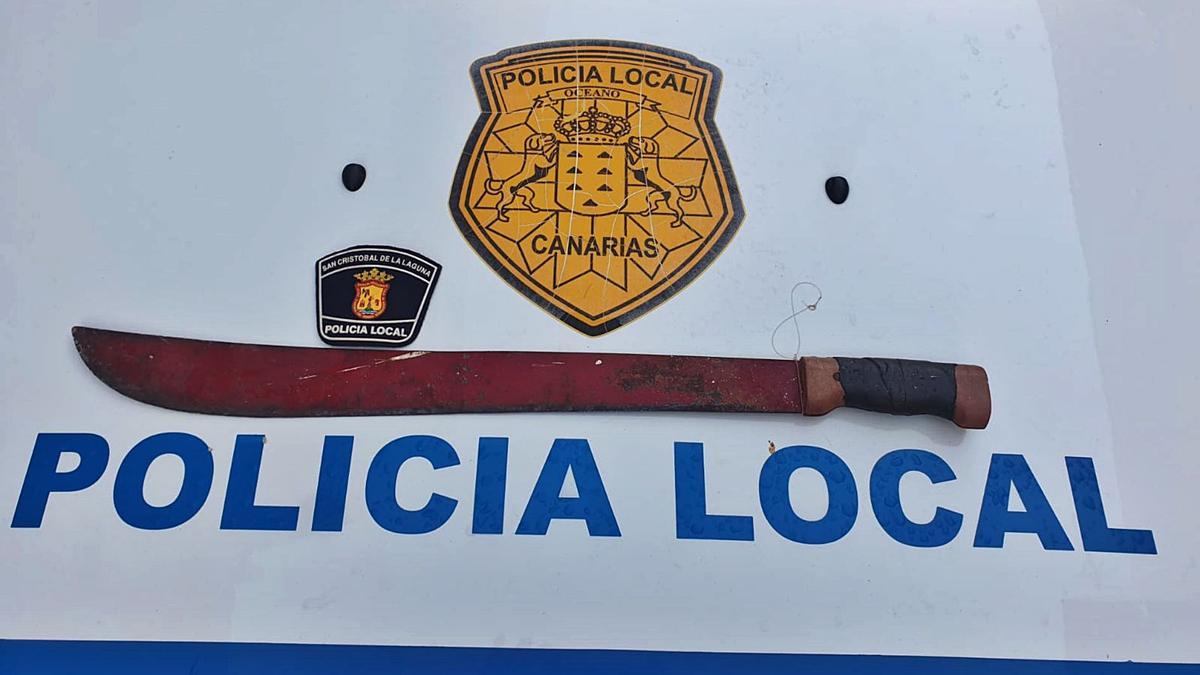 Machete intervenido ayer en San Matías por la Policía Local de La Laguna.