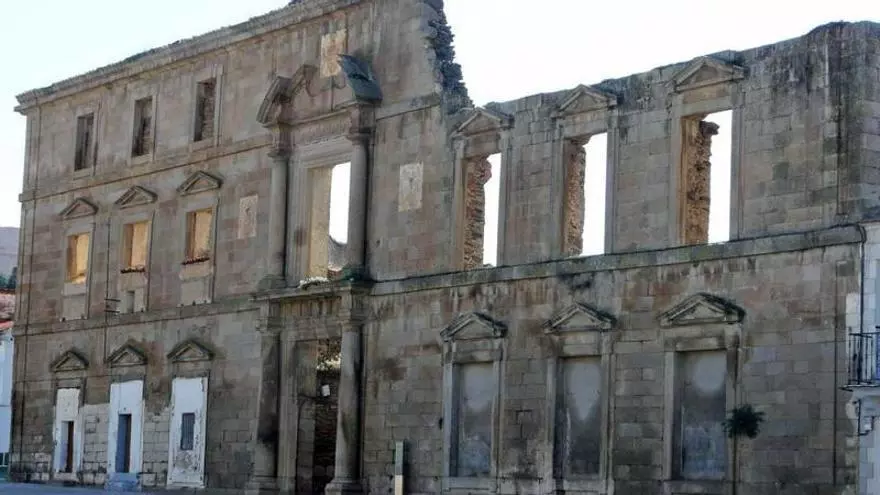 Este pueblo de Cáceres guarda uno de los puentes romanos más espectaculares de España