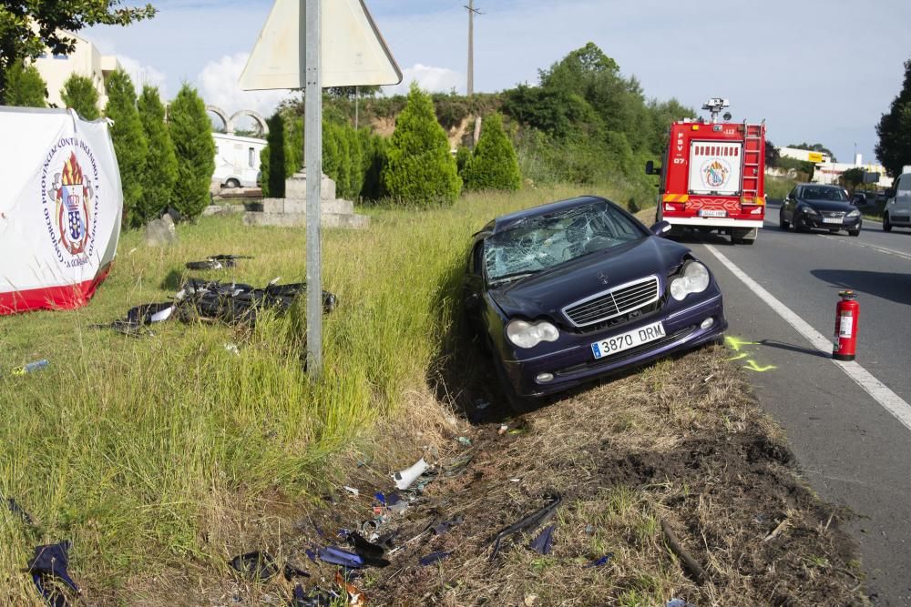 Un motorista fallece en un accidente en Guísamo