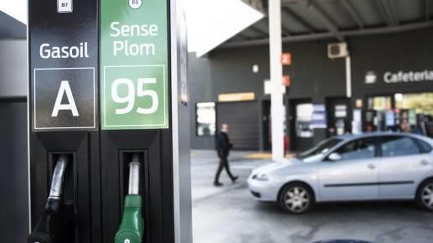 Les benzineres s&#039;hauran de reciclar per poder donar servei als cotxes elèctrics