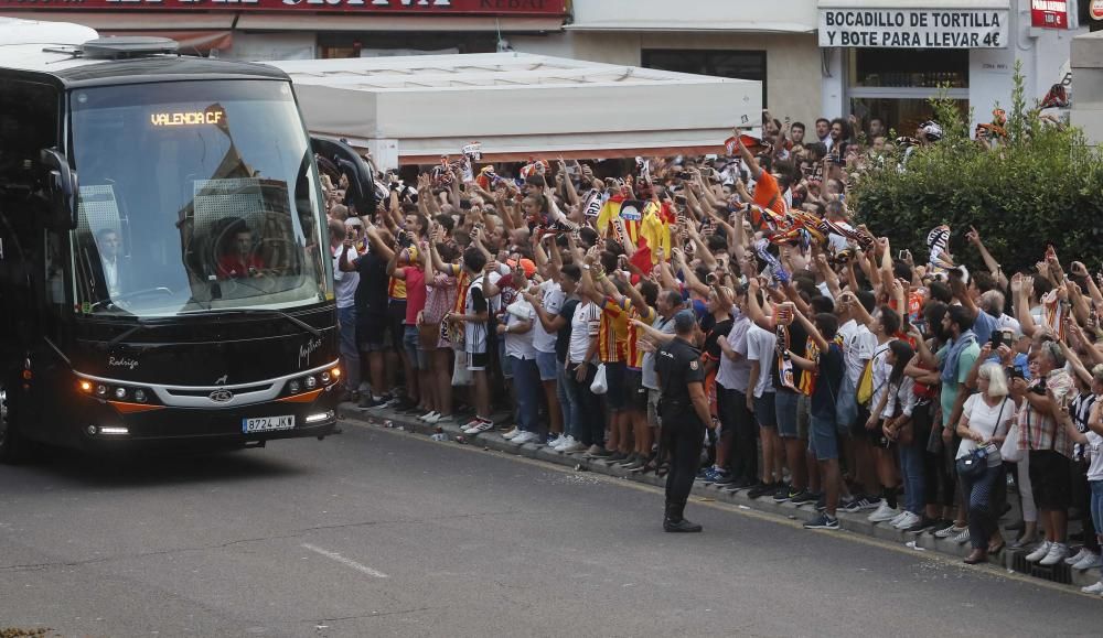 Así ha recibido la afición al Valencia en Mestalla