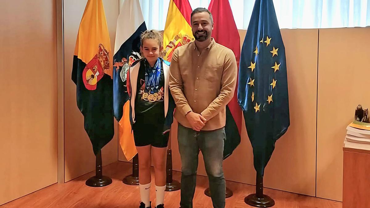 La teldense Noa Rodríguez &quot;salta&quot; entre oros en el campeonato de España
