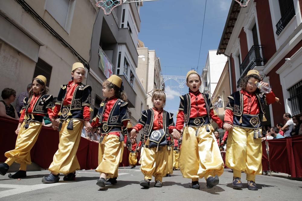 Desfile infantil de los Moros y Cristianos de Petrer