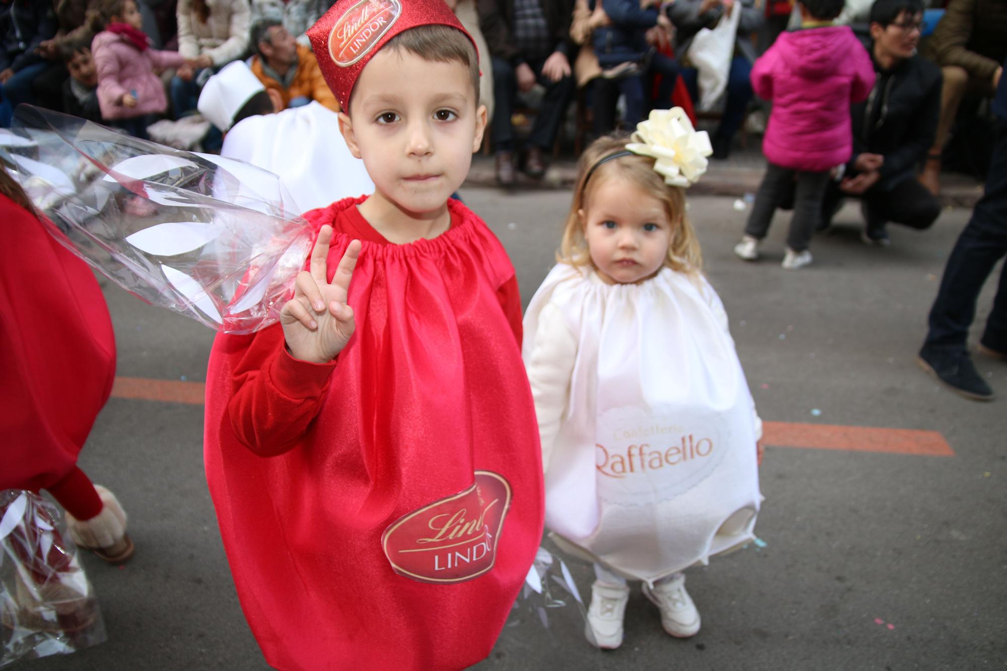 Búscate en las fotos del premio al Barri València en la cabalgata del Ninot infantil de Burriana