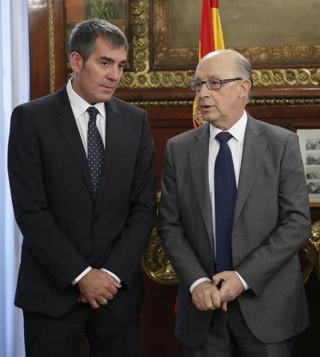 Presupuestos 2017: Reunión de Clavijo con Montoro