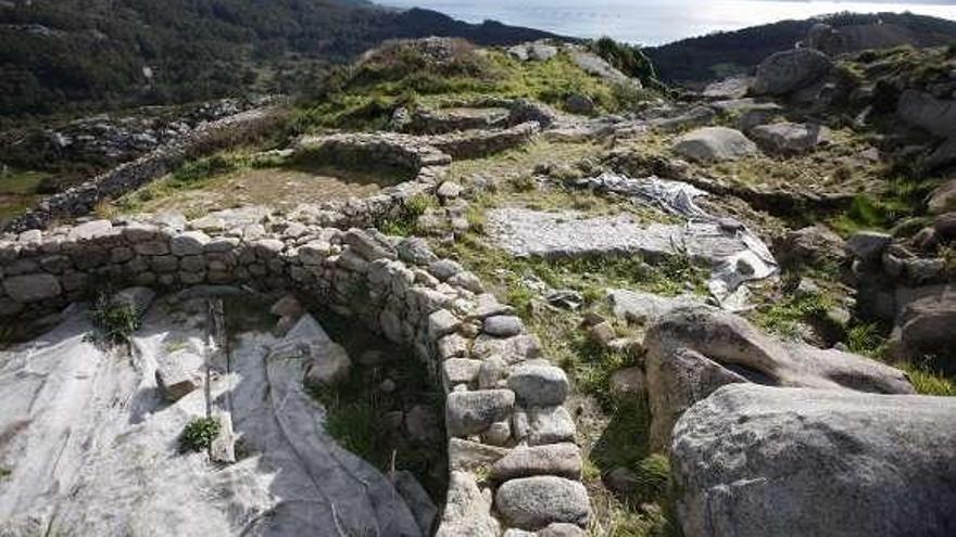 Excavaciones arqueológicas en el Monte O Facho. // Carmen Giménez