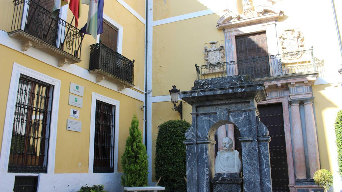 Fachada del instituto Aguilar y Eslava de Cabra.