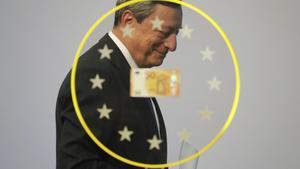 Mario Draghi tras un billete de 50 euros. 