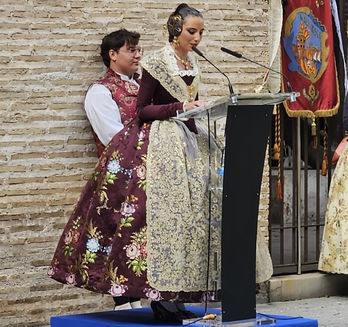 María Estela con su "Marineta"