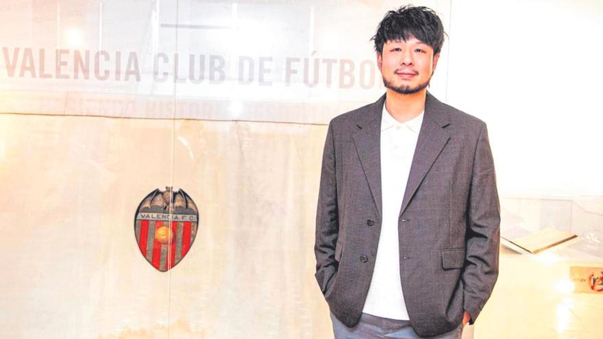 Layhoon Chan cede la presidencia del Valencia a Kiat Lim