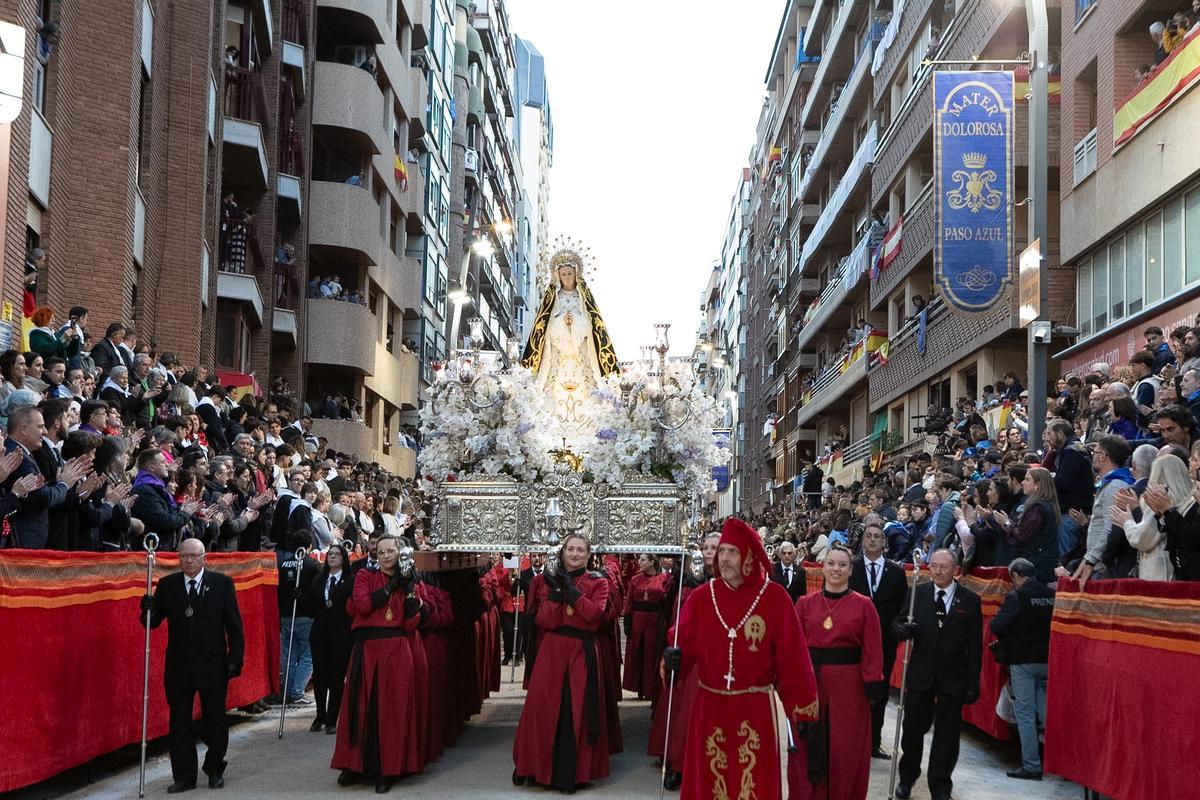 La procesión del Viernes Santo de Lorca, en imágenes