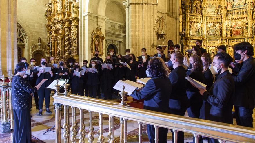 Concierto del coro universitario de Oregón en la Catedral de Oviedo.