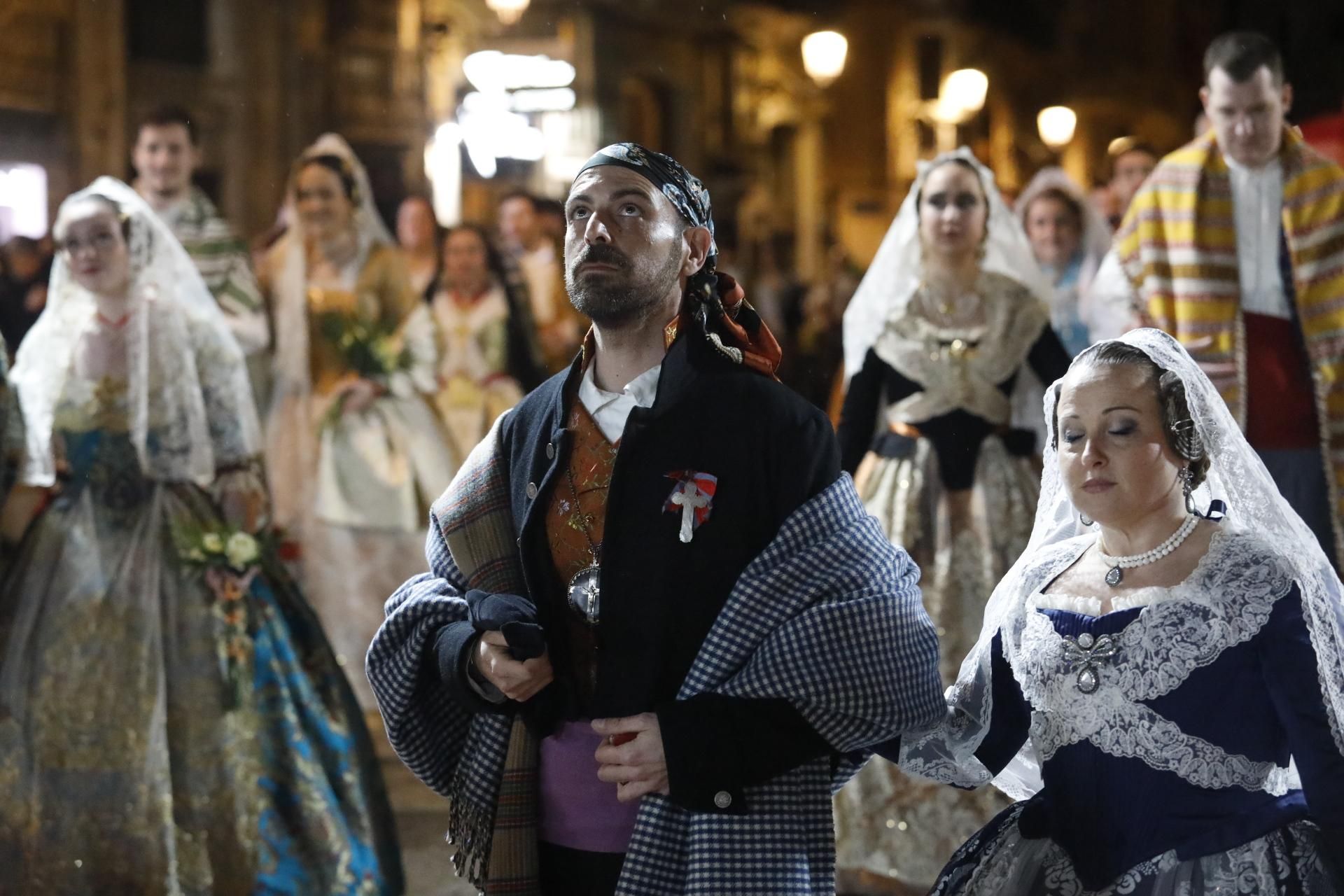 Búscate en el primer día de ofrenda por la calle Quart (entre las 20:00 a las 21:00 horas)