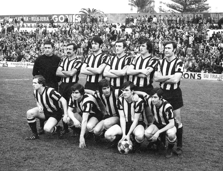 Barakaldo. De pie: Bilbao, Abiega, Madariaga, Arechalde, Carlos y Nando. Agachados: Regúlez, Larreina, Oñaederra, Dani y Ortiz.