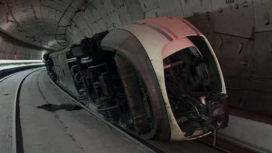 Retrasos en la alta velocidad: un descarrilamiento y una persona &#039;no autorizada&#039; provocan el caos en los trenes a Valencia