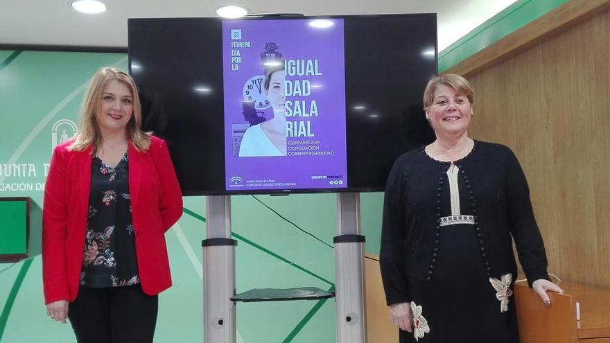 Isabel González junto a Carmen Moreno durante la presentación de la campaña #PORSERMUJER