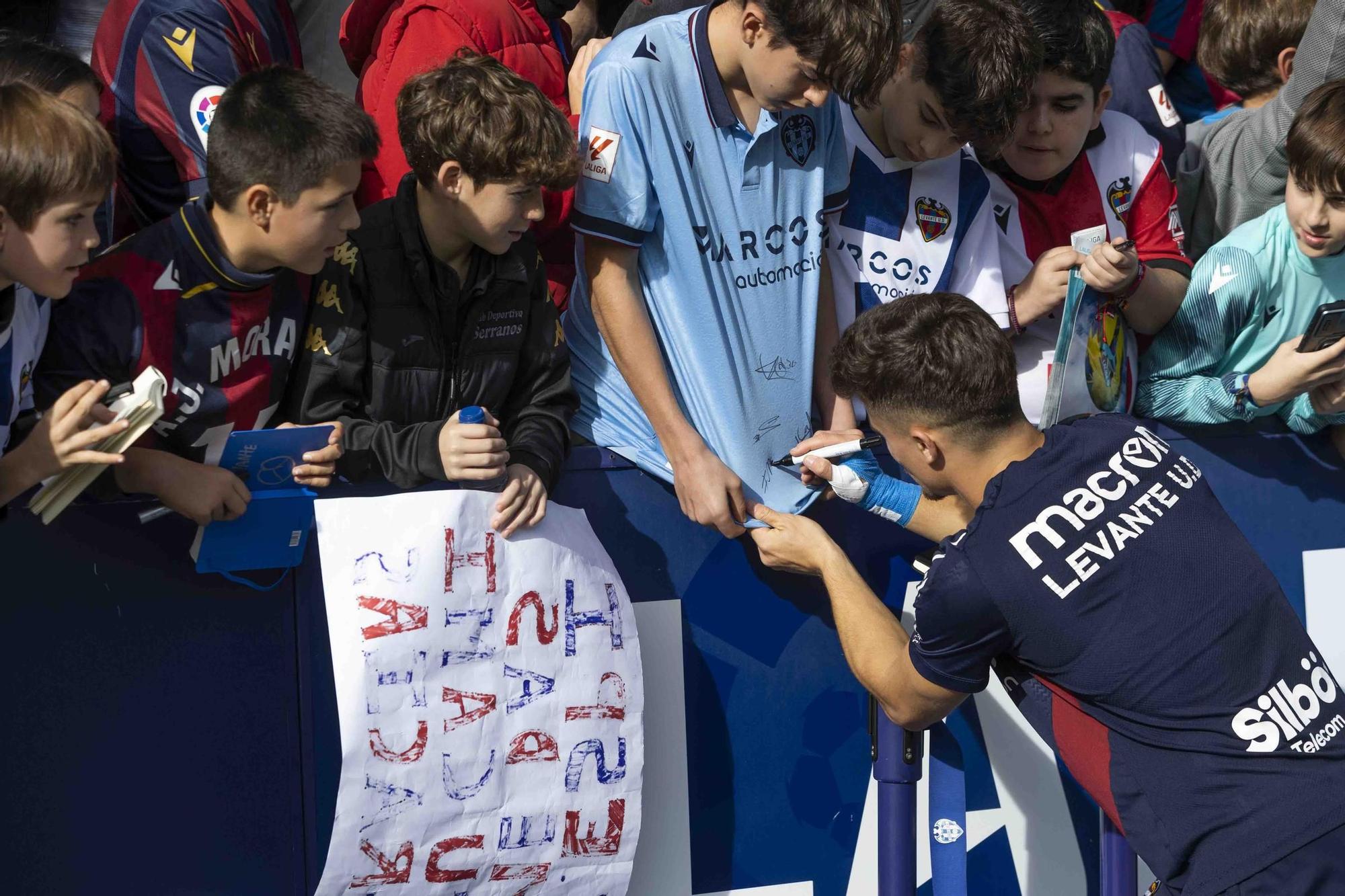 Puertas abiertas entrenamiento Levante