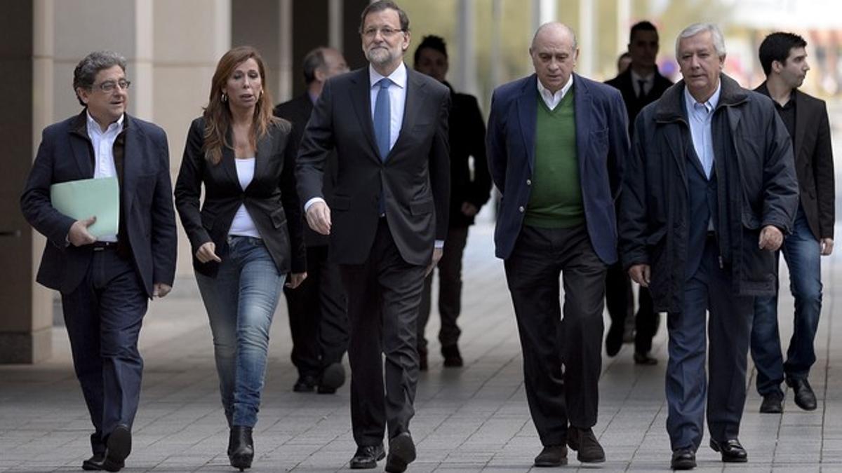 De izquierda a derecha, Enric Millo, Alicia Sánchez-Camacho, Mariano Rajoy, Jorge Fernández Díaz y Javier Arenas, este sábado en Barcelona.