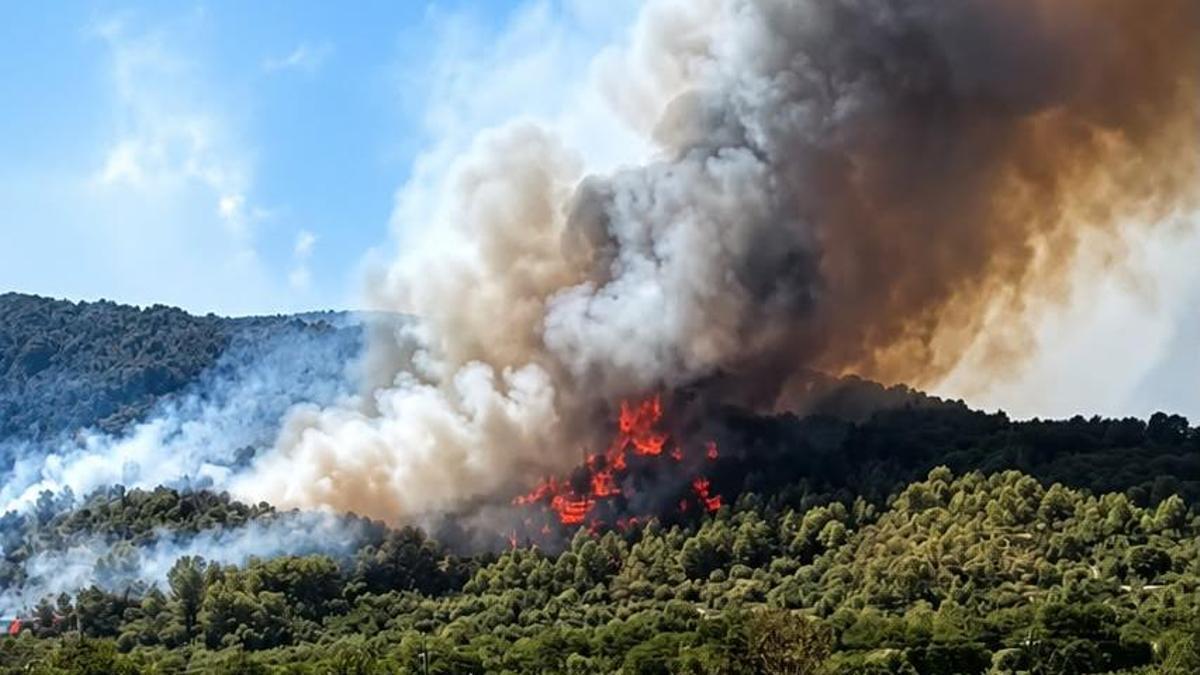 Así se encuentra el fuego en Artana la tarde del quinto día del incendio forestal de la Vall